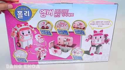 Đồ chơi xe ô tô biến hình thành bác sĩ khám bệnh cho ôtô bị ốm
