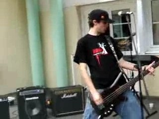 Bleeding Pigs - La Bourse ou la Vie