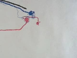 une dame, son chien, un monsieur et sa chienne.