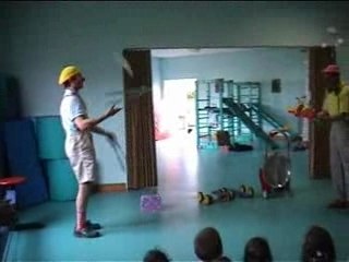 Michel et Michel Tour 🎪 : La Tournée Incontournable pour Découvrir les Arts du Cirque en Famille - thumbnail