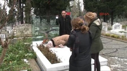 Berkin Elvan Doğum Gününde Mezarı Başında Anıldı