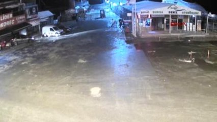 Bursa - Alkollü Sürücünün Kullandığı Otomobil, Kayarak Kokoreççiye Girdi