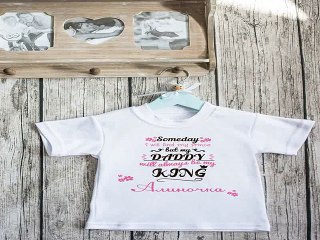 Стильный подарок на день рождения - Футболка детская с вашим текстом My dad is a king в г. Нижний Новгород