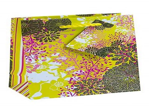 Четкий подарок на все случаи жизни - Пакет подарочный Цветы на желтом фоне в г. Киров