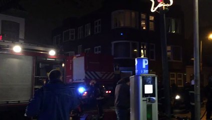 Brand in vrachtwagencabine bij supermarkt snel onder controle - RTV Noord