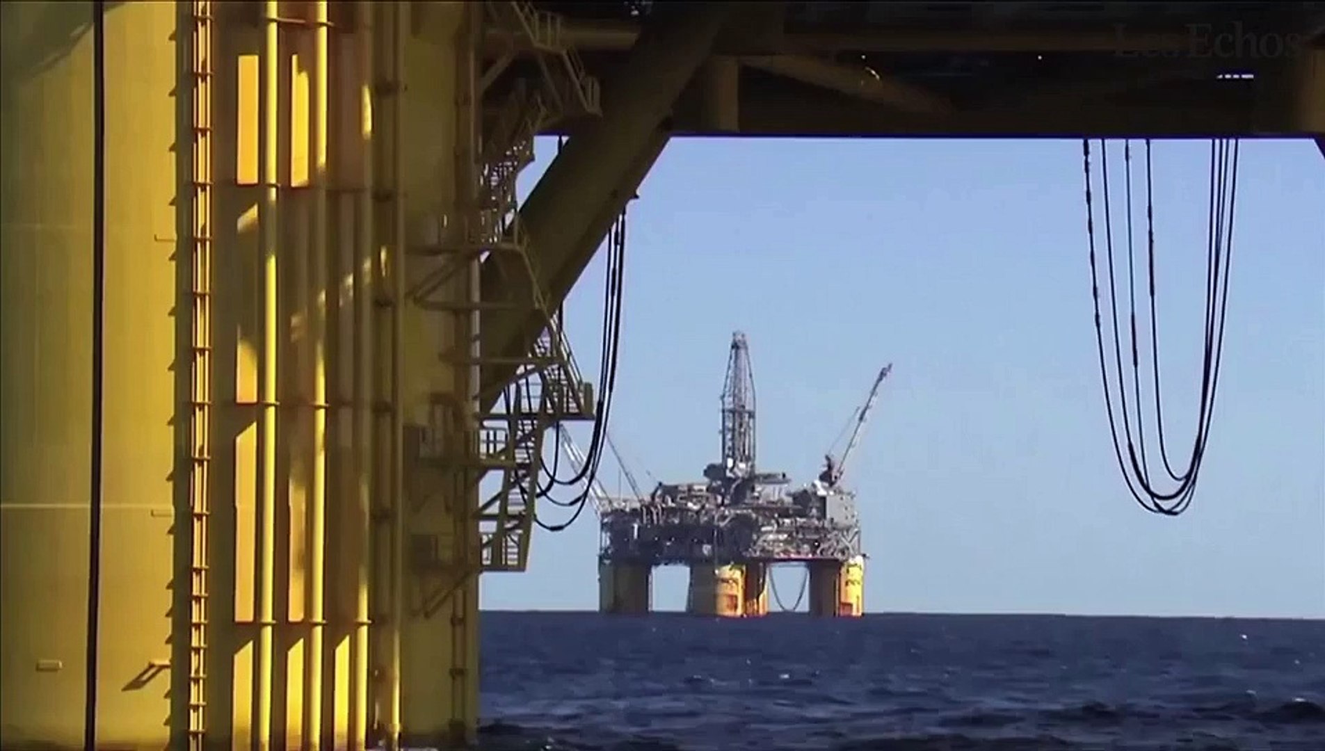 Le baril de Brent au plus bas depuis 11 ans : comment expliquer la chute  des cours du pétrole ? - Vidéo Dailymotion