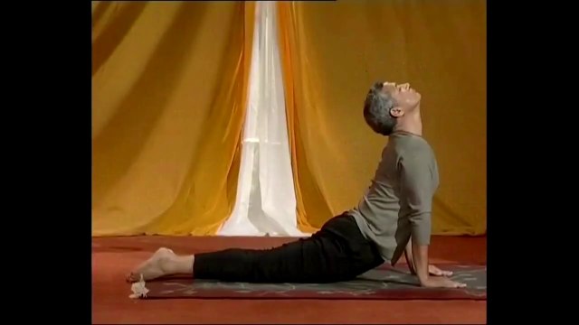 Bhujangasana (Cobra Pose) | Yoga pour les débutants complets | Yoga For Asthma | Yoga in French