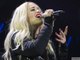 Exclu Vidéo : Rita Ora: Elle improvise un duo romantique avec Lewis Hamilton