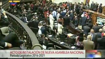 Chavismo abandona instalación del Parlamento por "violación del reglamento"-