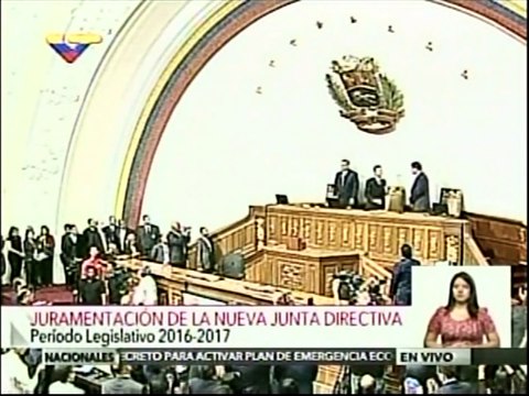 Ramos Allup juramentó a la directiva y a los diputados de la AN