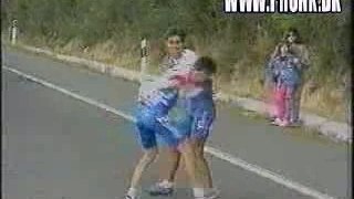 VIDEO DROLE - Baston de cycliste 1