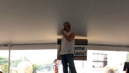 Chris Wilson sings 'I'll Remember You' Elvis Week 2007