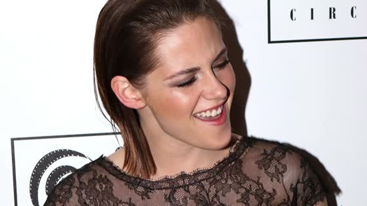 Kristen Stewart lächelt bei den NY Film Critics Awards