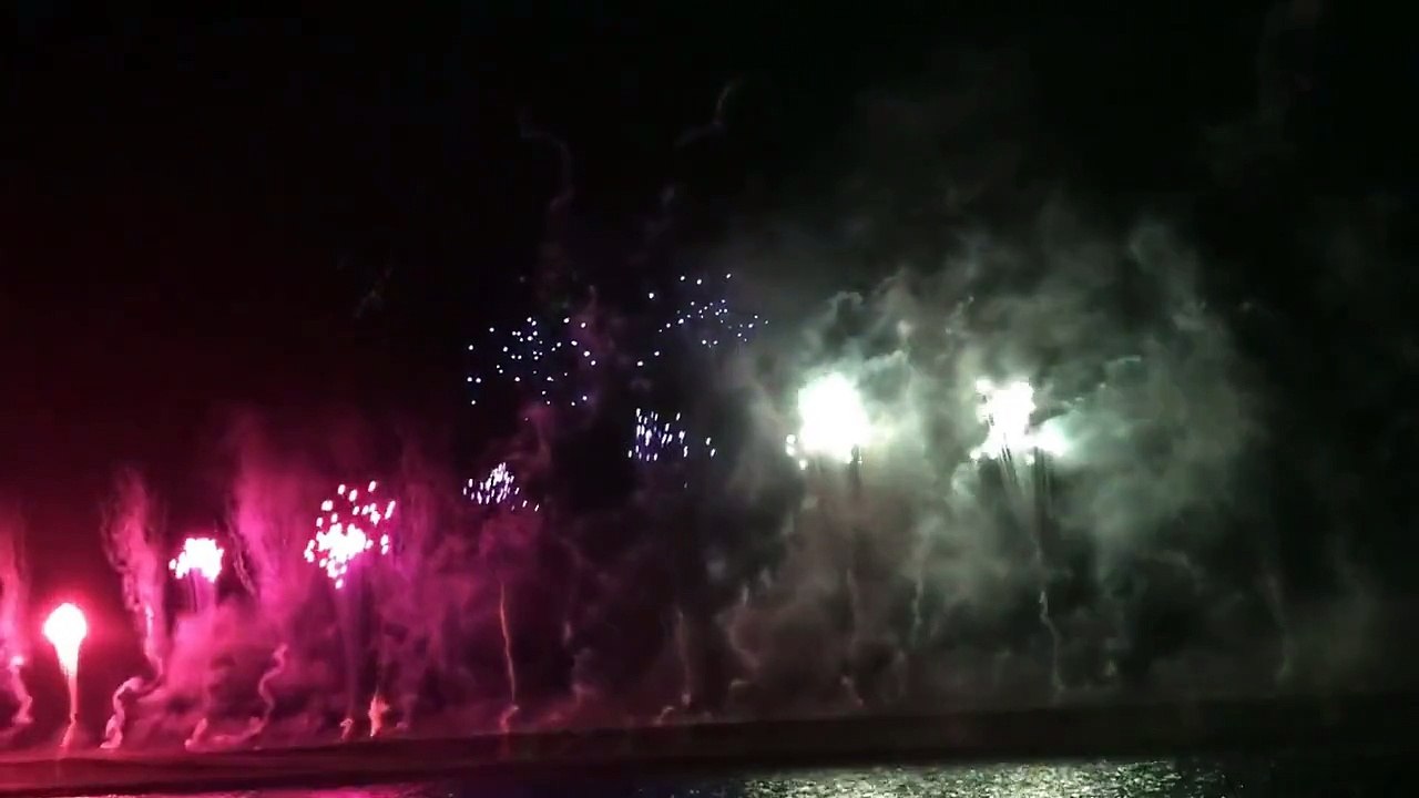 和歌山マリーナシティー 花火 2015.5.3 HD