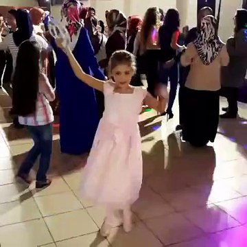 Si Cantik Pemeran (Elif Şimşek) Isabella Damla Güvenilir Pandai Joget l Beauty Starring (Elif Şimşek) Isabella Damla Güvenilir Clever Jig