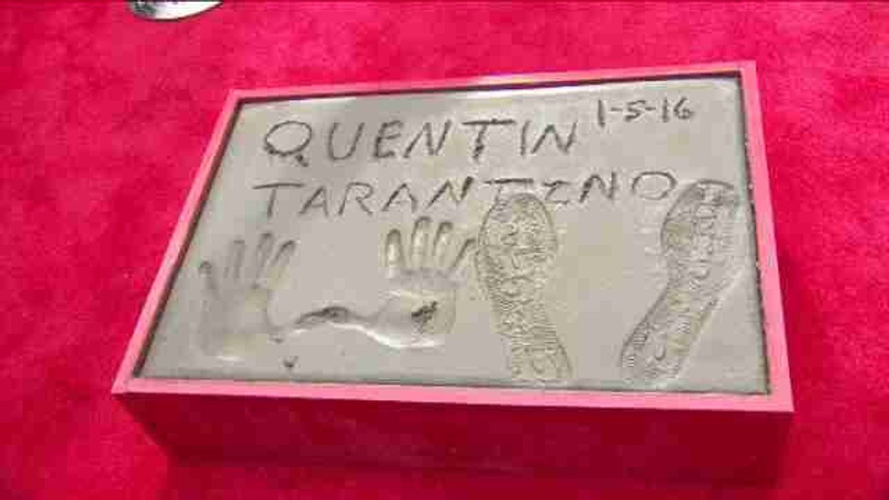 Tarantino deja su huella en el Teatro Chino de Hollywood