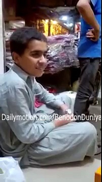 Excellent Funny Street Talent Show by a Young Pakistani Boy