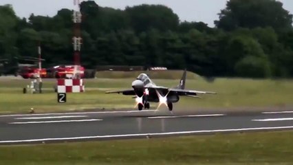 Amazing MIG 29 Fulcrum Vertical Take Off