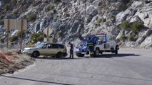 Sortie de route impressionnante filmée en Dashcam sur une route de montagne. 20m de chute