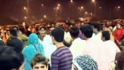 Angry Woman slaps the policeman at Airport