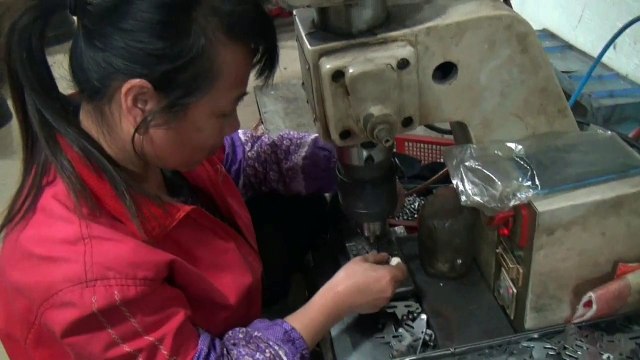 Kitchen Cabinet Hardware & Kitchen Cabinet Fittings - China: Eco Gas Spring / Production 6