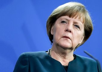 Merkel'in Ofisinde Bomba Alarmı!