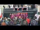 Napoli - Un bus diventa teatro per un concerto gospel (23.12.15)