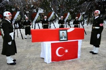 Sur'da Şehit Düzen Geçiçi Köy Korucusu, Askeri Törenle Uğurlandı