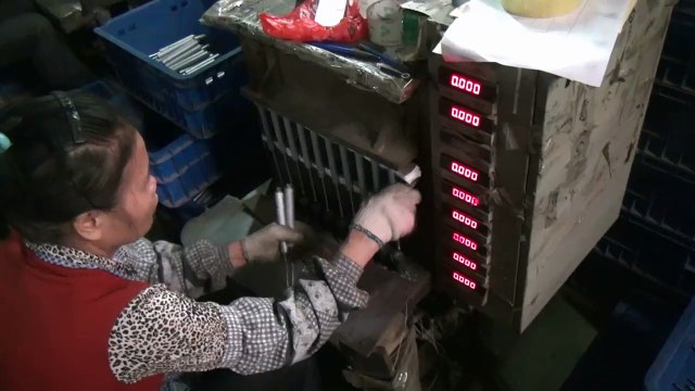 Kitchen Cabinet Hardware & Kitchen Cabinet Fittings - China: Eco Gas Spring / Production 9