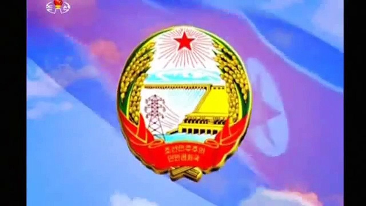 O momento em que TV da Coreia do Norte anuncia...