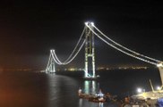 İzmit Körfez Geçişi Köprüsü Geceleri Işıl Işıl