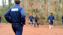 Hulya Avsar يعطي لاعبي كرة القدم في بلغراد الغابات في Sariyer إلى تجريب