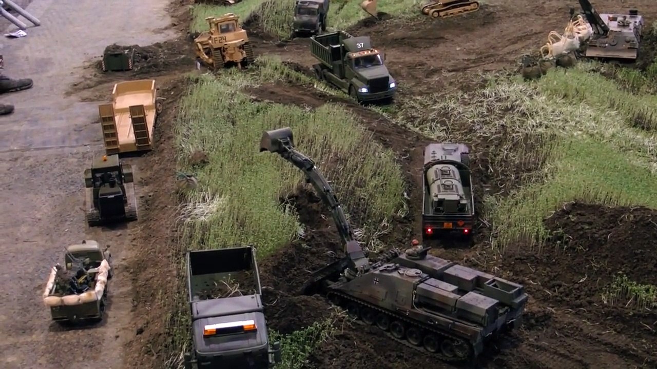 RC SCALE MILITARY CONSTRUCTION MACHINERY AT WORK / Faszination Modellbau Friedrichshafen 2