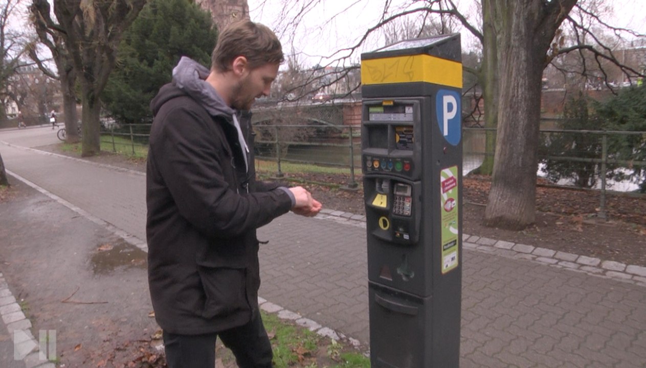 Stationnement payant entre midi et deux "c'est un choix politique"