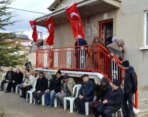 Şehidin Ailesinin Ekmek Satarak Geçindikleri Ortaya Çıktı