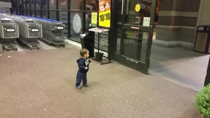 Baby's first reaction to sliding doors is absolutely priceless