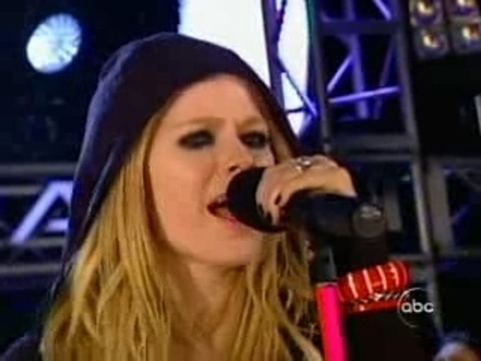 Avril Lavigne Live Girlfriend