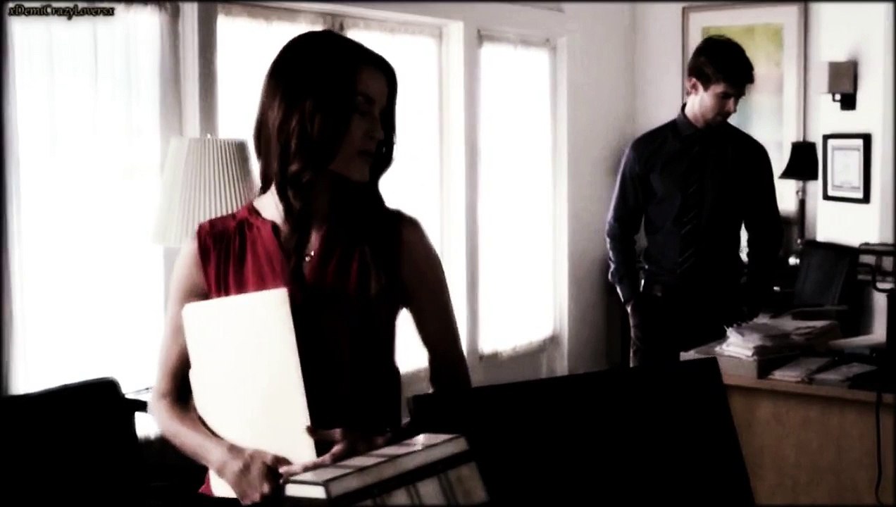 Pretty Little Liars - Mrs.Marin & Jason Kiss - Fresh Meat [5x15]