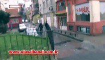 Beyoğlu'nda polise saldırı: 1 polis yaralı