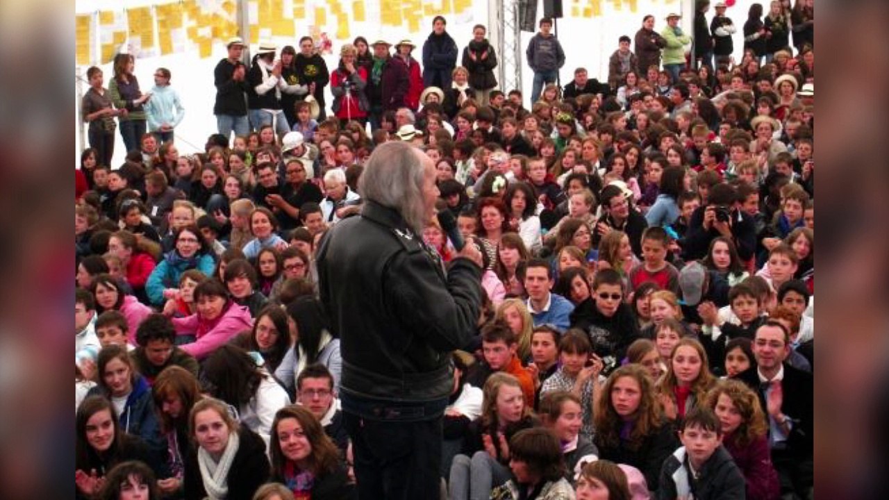 D!CI TV : Guy Gilbert, le "curé des loubards" au Monétier-les-Bains dans un stage avec la jeunesse