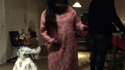 Marlyse in een afschuwelijke jurk