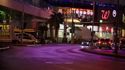 Arrivée surprise de la Mercedes Classe E dans les rues de Las Vegas
