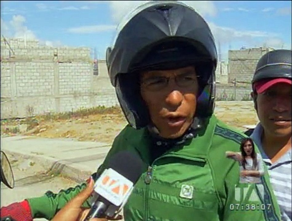 Moradores del barrio Eucaliptos piden arreglar la vía principal