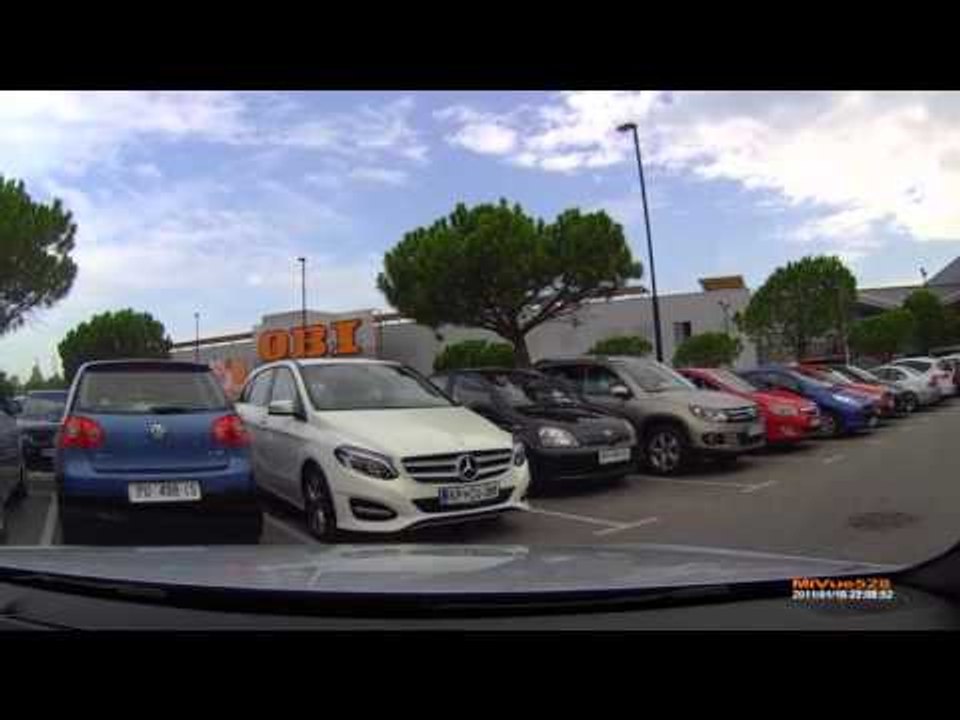 Водитель устроил массовое ДТП в Москве, разогнавшись на мокрой дороге