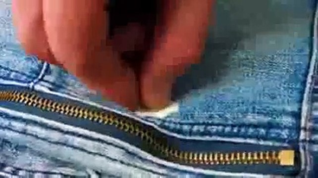 Elbiseye Yapışan Sakız Nasıl Çıkarılır