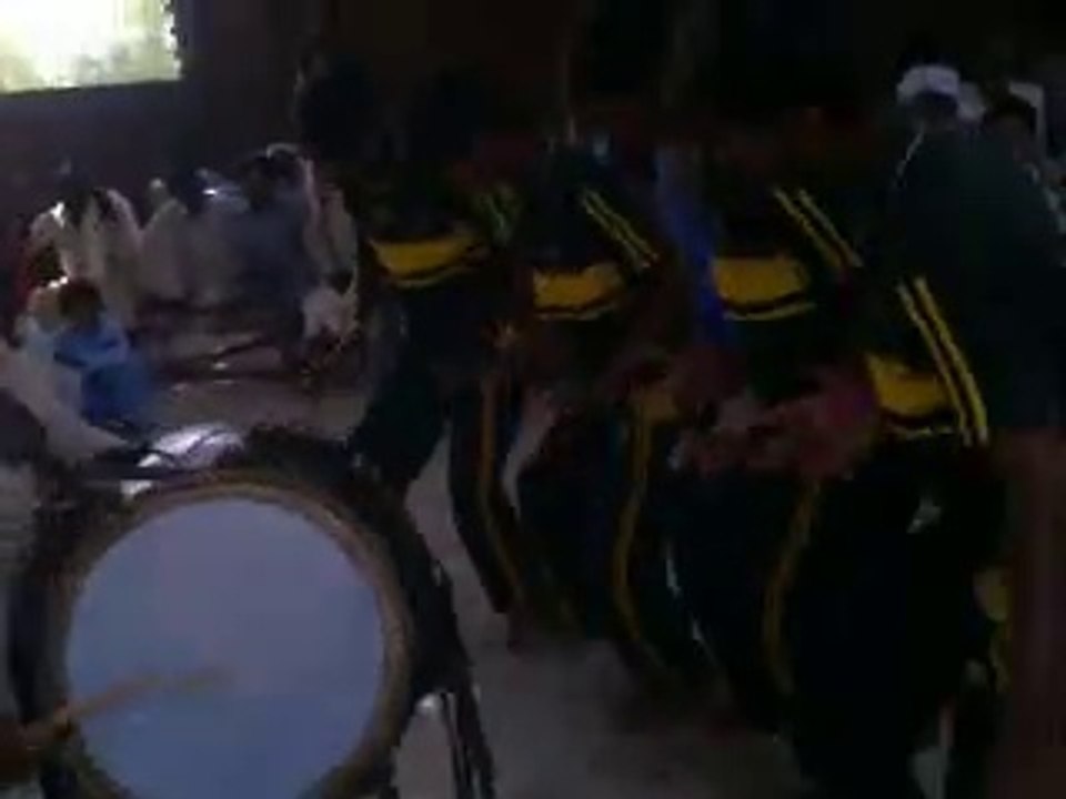 Dhol jhomar