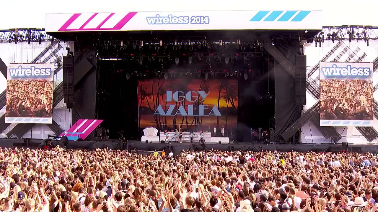 Iggy Azalea - Black Widow Ft. Rita Ora (Live at...