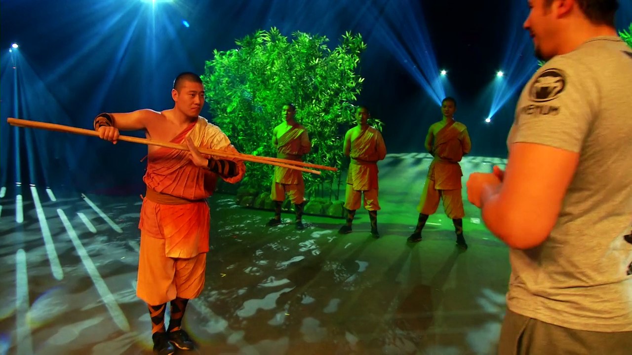 Vincent Parisi initie la chanteuse NESLY au Kung-Fu Shaolin sur beiN Sports.