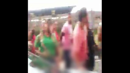 Cachorro fica trancado em porta-malas de carro