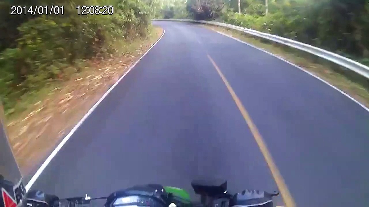 VIDÉO Découvrez pourquoi ce motard a été très surpris sur la route